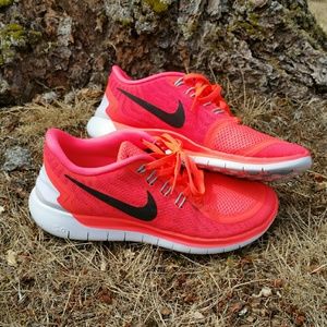 READ DESCRIPTION Nike Free 5.0, Size 7.5