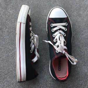 black converse red stitching