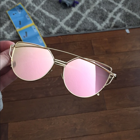 Rose gold sunglasses - Picture 2 of 4