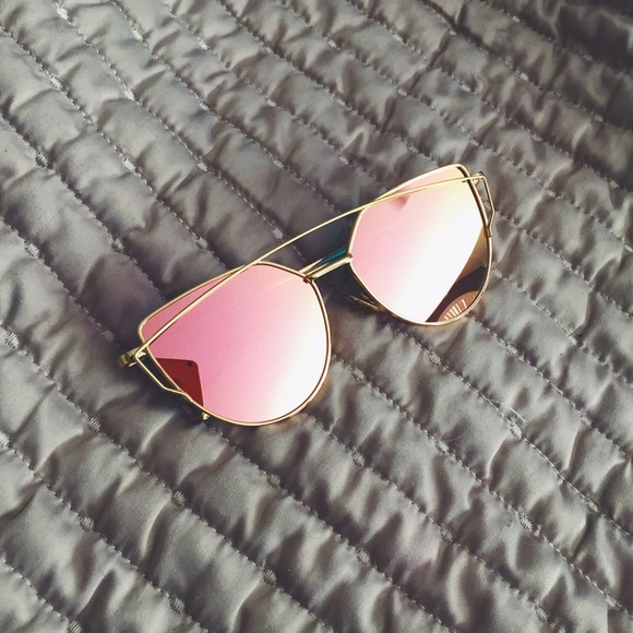 Rose gold sunglasses - Picture 3 of 4