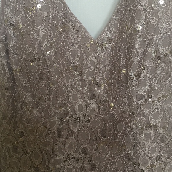 Dress - Picture 2 of 4
