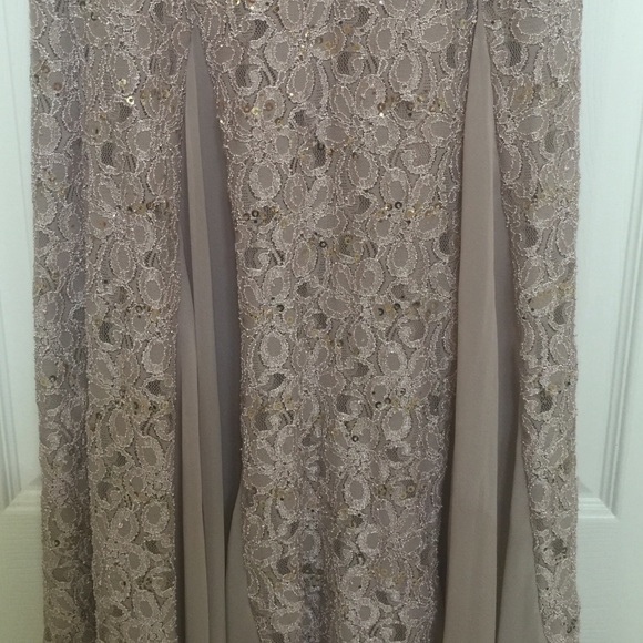 Dress - Picture 4 of 4