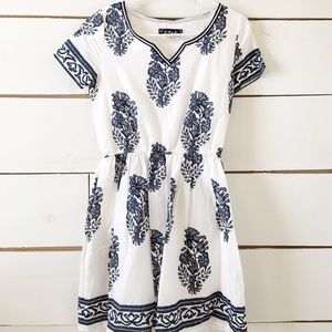 ❌SOLD❌ Blue and white print dress