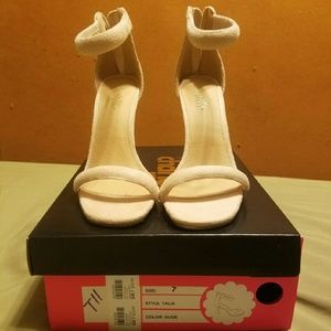 Charlotte Russe nude heels size 7