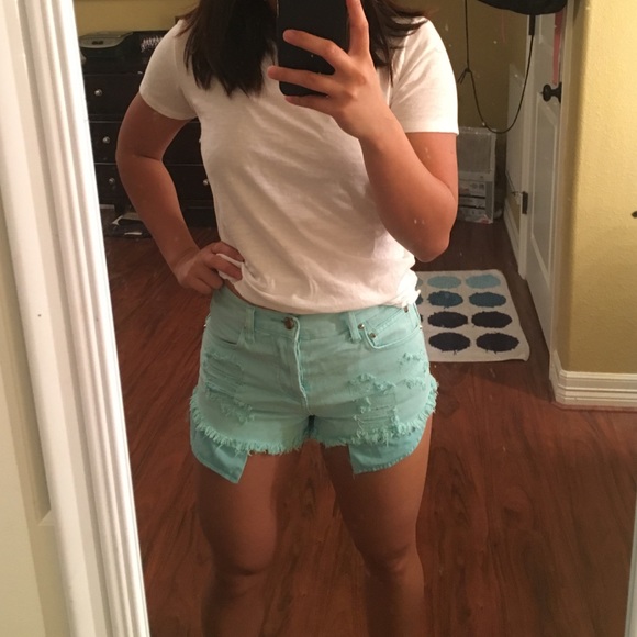 Light turquoise blue high waisted shorts - Picture 3 of 4