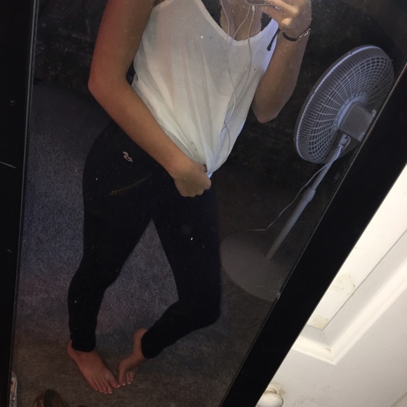 Super Cute Never Worn Hollister Jean/Leggings.