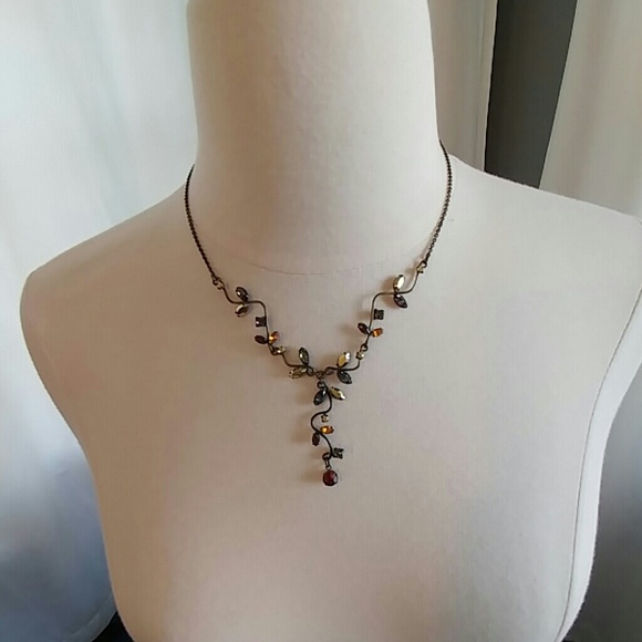 Costume jewelry necklace
