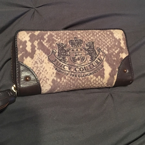 Juicy Couture Handbags - 👑JUICY COUTURE wallet 👑