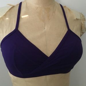Lululemon women's sports bra size 4