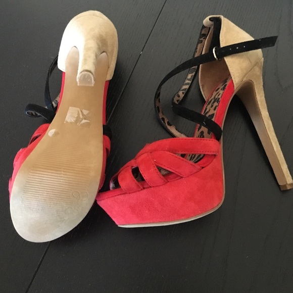 Sexy Jessica Simpson High Heels - Picture 3 of 4