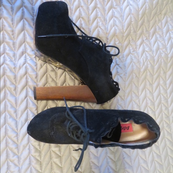 Betsey Johnson Platform Heels - Picture 2 of 4