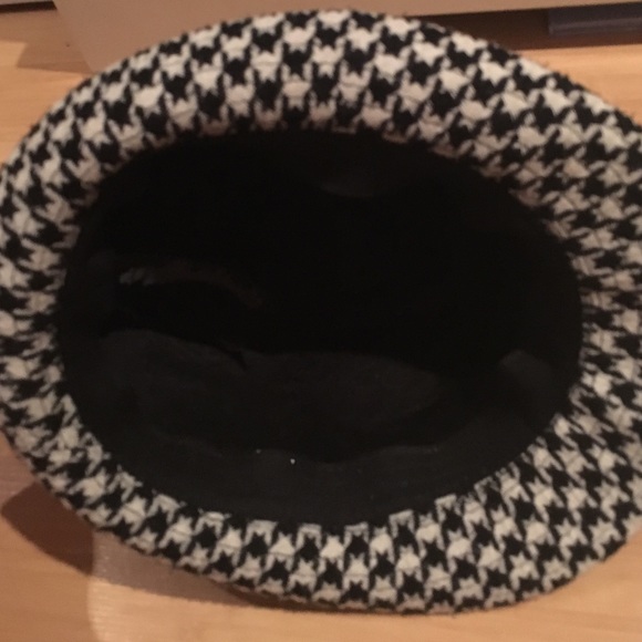Printed hat - Picture 2 of 2
