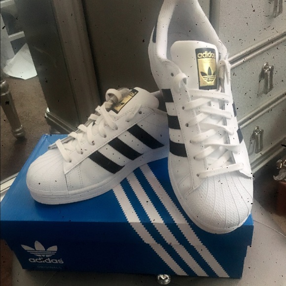 Adidas SUPERSTAR 😬🤗