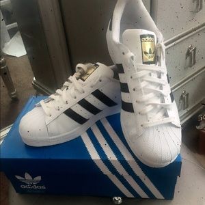 Adidas SUPERSTAR 😬🤗