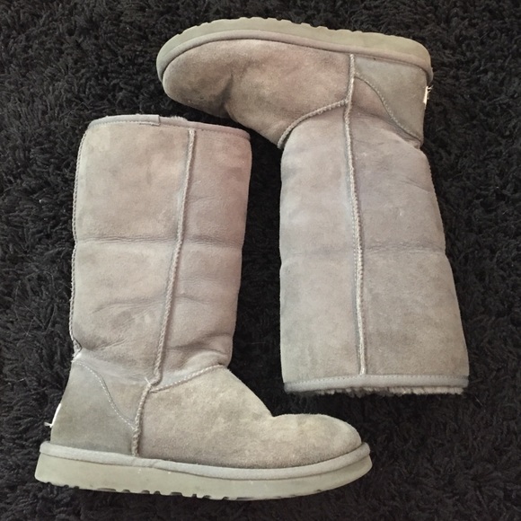 Tall grey Uggs