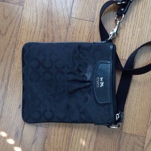 Coach -black shoulder