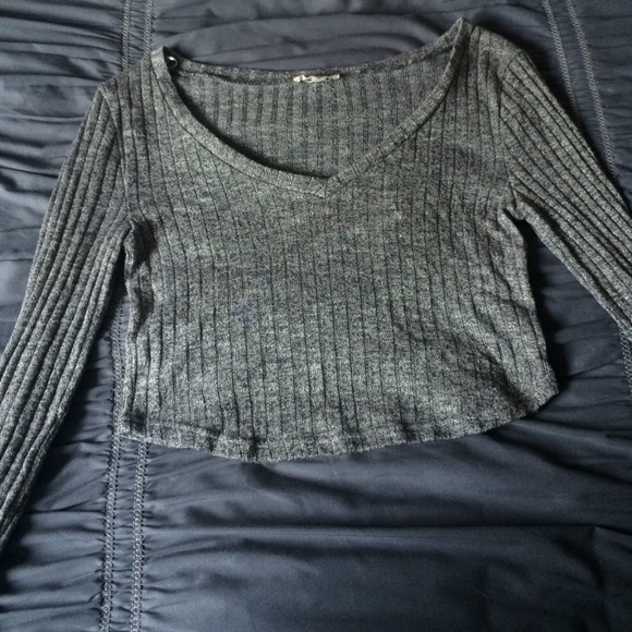 Long sleeved ribbed crop top - Picture 2 of 4