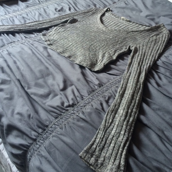 Long sleeved ribbed crop top - Picture 3 of 4