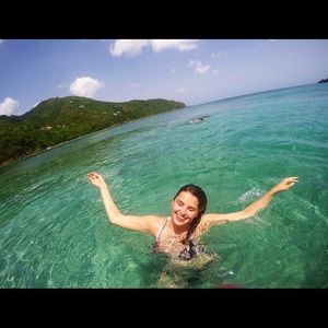 Meet your Posher, Ashley