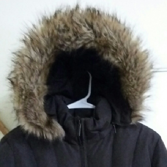 Calvin Klein M down coat with faux fur hood - Picture 2 of 3
