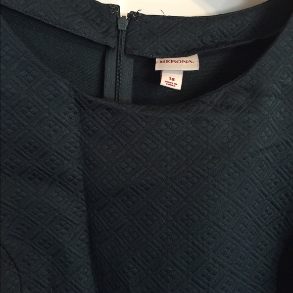 Dresses & Skirts - Forest Green cocktail dress