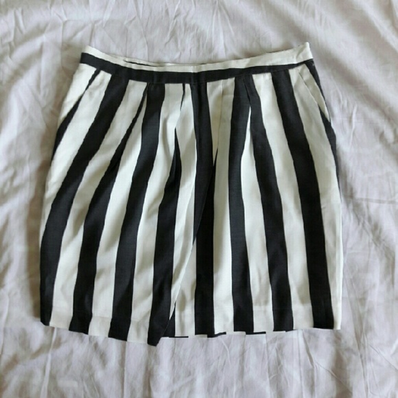 NWOT Striped Zara pencil skirt