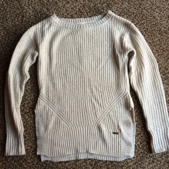 Toms sweater