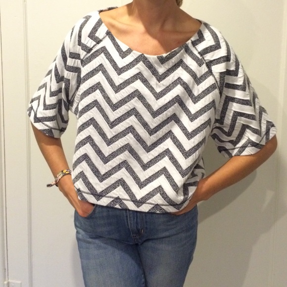 Urban Outfitters Chevron top - Picture 3 of 4
