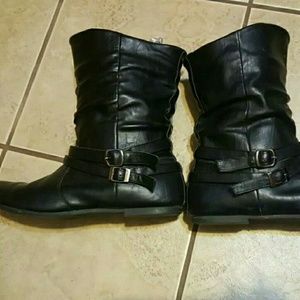 Black Boots Size 10, actually fit 9 too