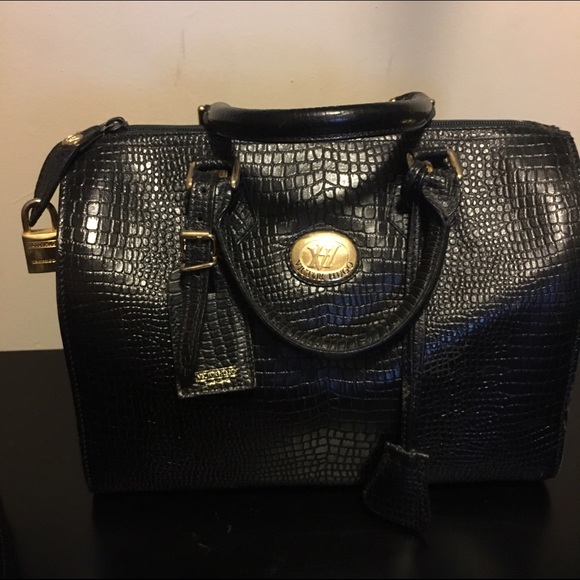 Victor hugo Handbags - Black Victor Hugo purse