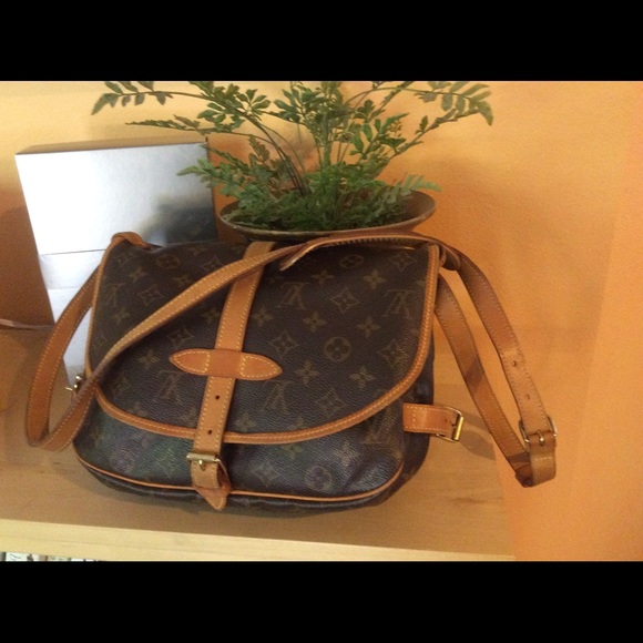 Louis Vuitton Saumur 30 bag