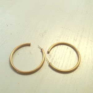 Sheila gold hoop earrings