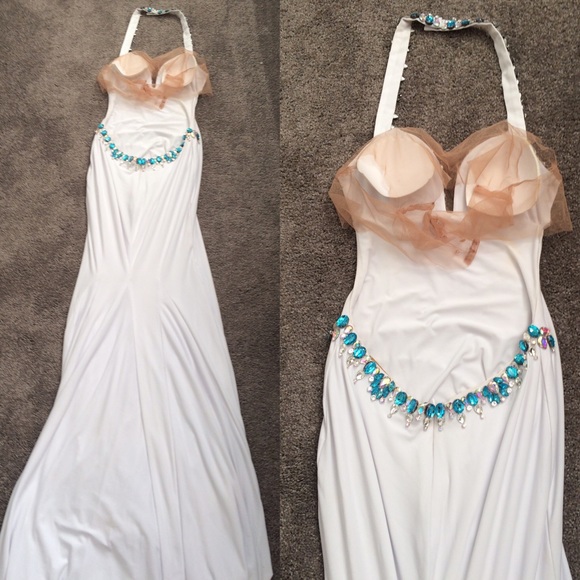 Evening Gown - Picture 3 of 4