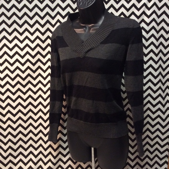 Black + gray stripe vneck sweater