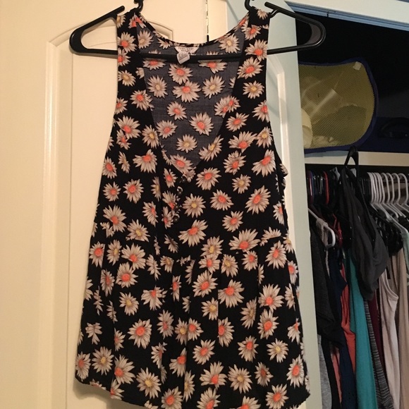 Forever 21 tank
