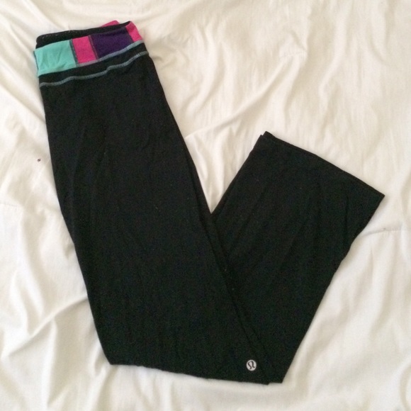 Women's Lululemon black straight leggings