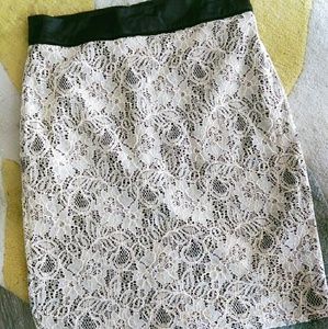 Sexy gold lace mini skirt!