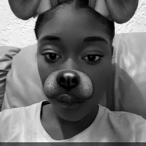 Meet your Posher, Laurat