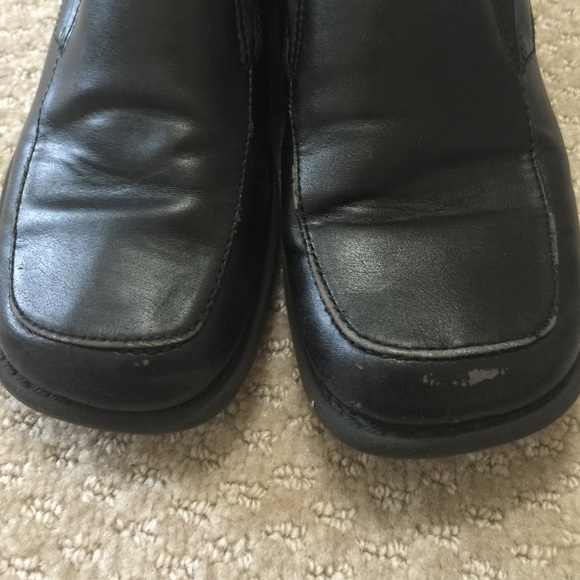 Classic Shoes - Picture 3 of 4