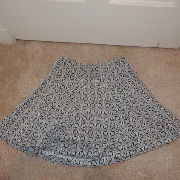 Geometrical design skirt