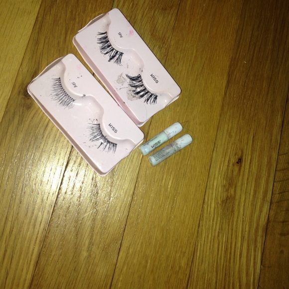 Two pairs of Kiss false lashes