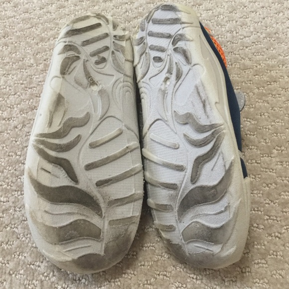 Water Shoes - Picture 2 of 4