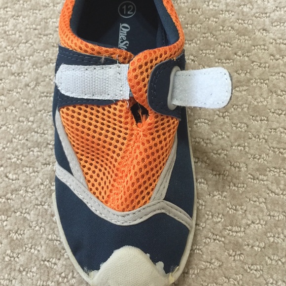 Water Shoes - Picture 3 of 4