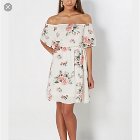 Beautiful dress off shoulders rue 21