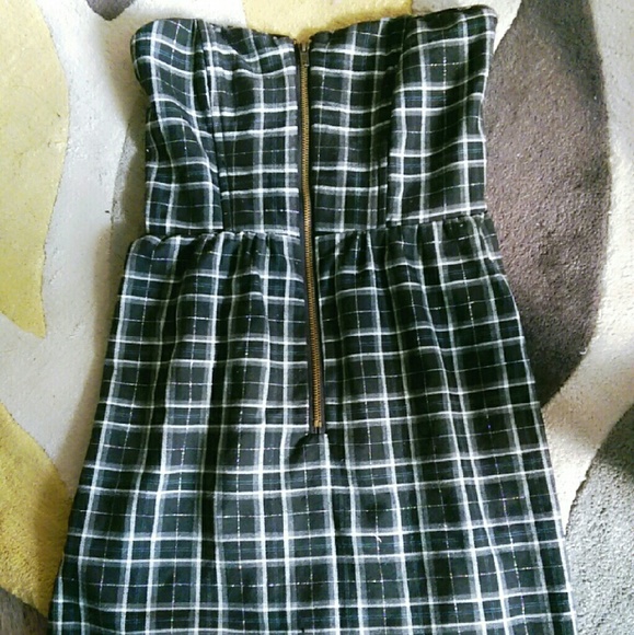 Cute and hipster chic plaid sweetheart dress!