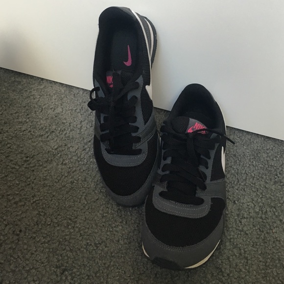 Nike Shoes - Nike Gym Shoes