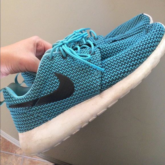 Blue Nike Roshes