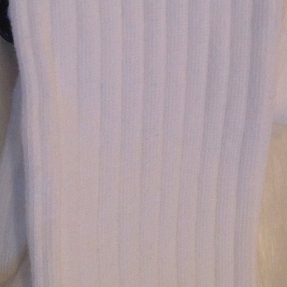 LAST PAIR White Lace Thigh High Socks - Picture 3 of 4