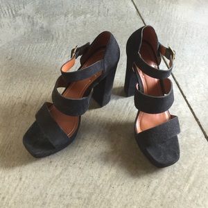 Elizabeth and James black high heel