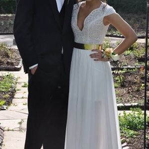 White prom/wedding dress